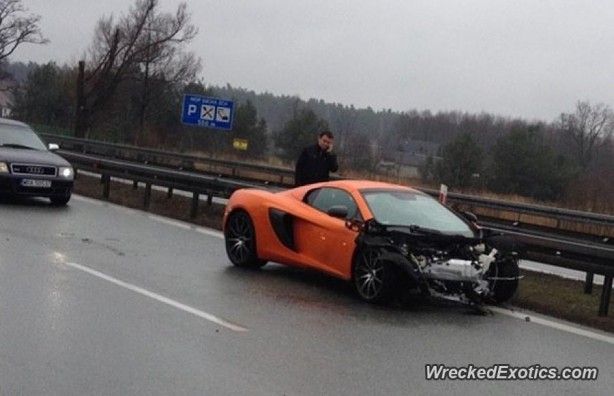 McLaren 650S Spider crash front