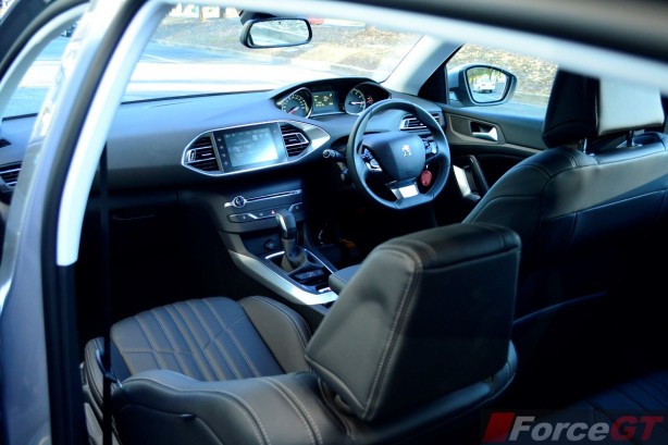 2015 Peugeot 308 Allure 1.6 interior