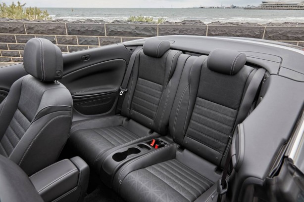 2015-holden-cascada-rear-seats