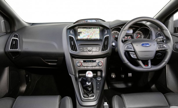 2016-ford-focus-st-front-interior