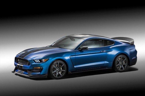Ford Mustang Shelby GT350R front quarter