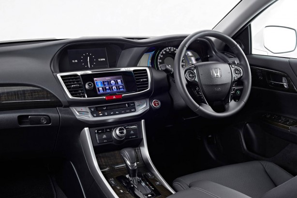 2015-honda-accord-sport-hybrid-interior