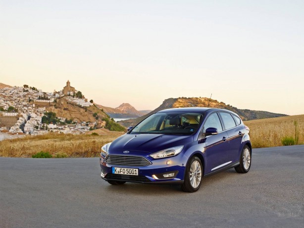 2015 Ford Focus front