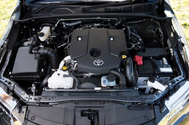 2015 Toyota Fortuner engine