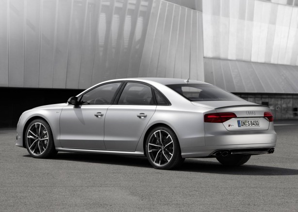 2016-audi-s8-plus-rear-quarter2