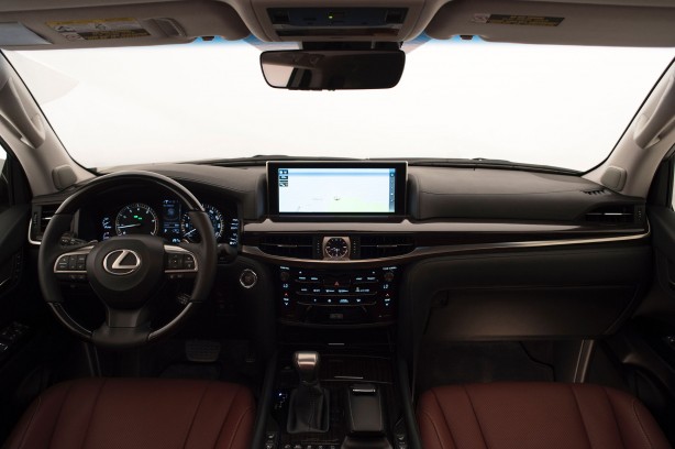 2016-facelift-lexus-lx-570-interior
