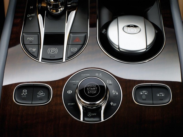 Bentley Bentayga Multi Terrain dial
