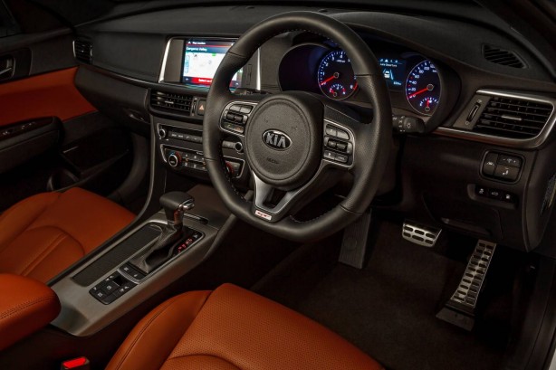 2016-kia-optima-gt-front-cabin