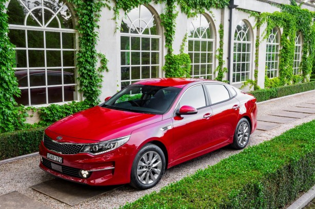 2016-kia-optima-si-side