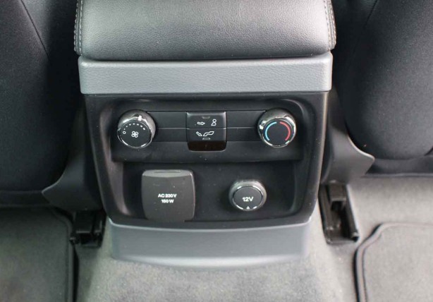 Ford Everest 2015 Rear climate control and 240v inverter