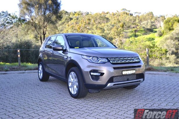 2016 Land Rover Discovery Sport front quarter-1