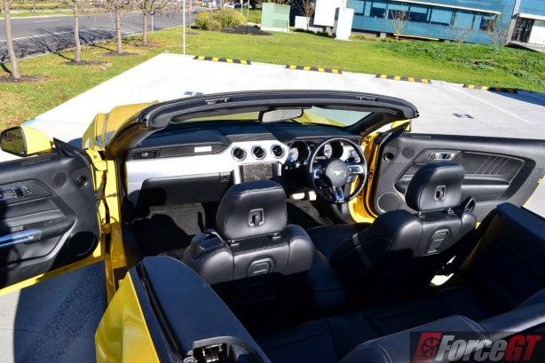 2016-ford-mustang-gt-convertible-interior