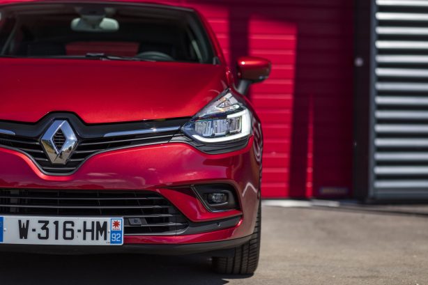 2017 renault clio headlight