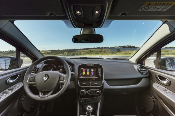 2017 renault clio interior