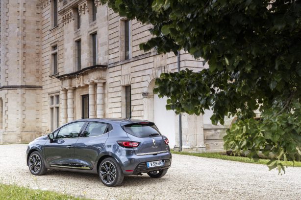 2017 renault clio rear quarter