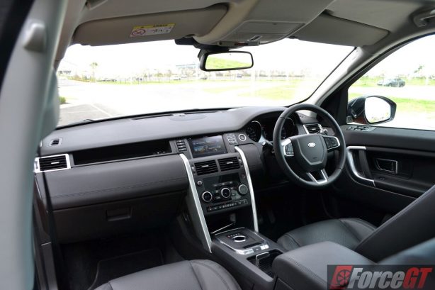 2016-land-rover-discovery-sport-si4-se-cabin