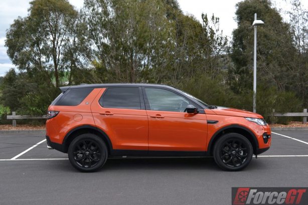 2016-land-rover-discovery-sport-si4-se-side