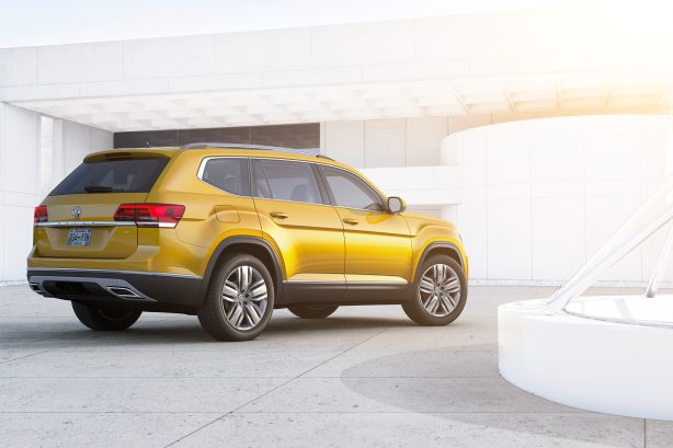 2017-volkswagen-atlas-seven-seat-suv-rear-quarter2