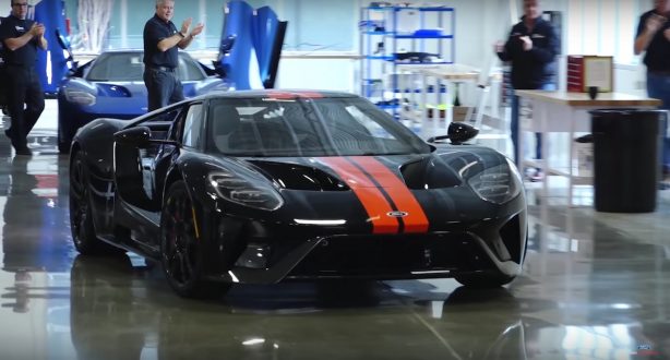 ford-gt-rolls-of-production-line