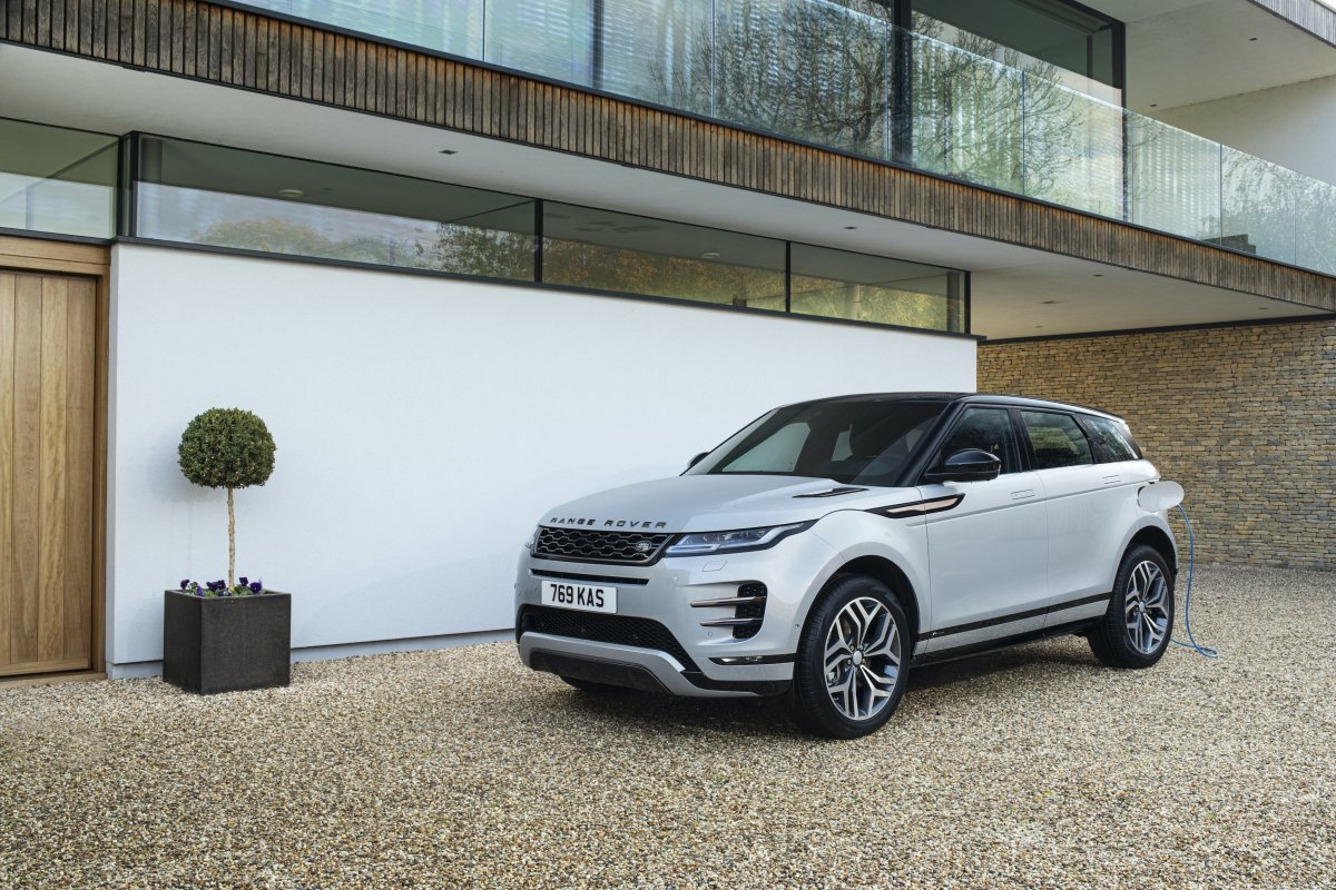 Range Rover Evoque and Land Rover Discovery Sport gain ...